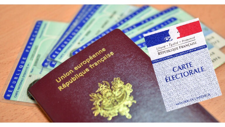 Carte d’identité,  Passeport, Carte électorale…
