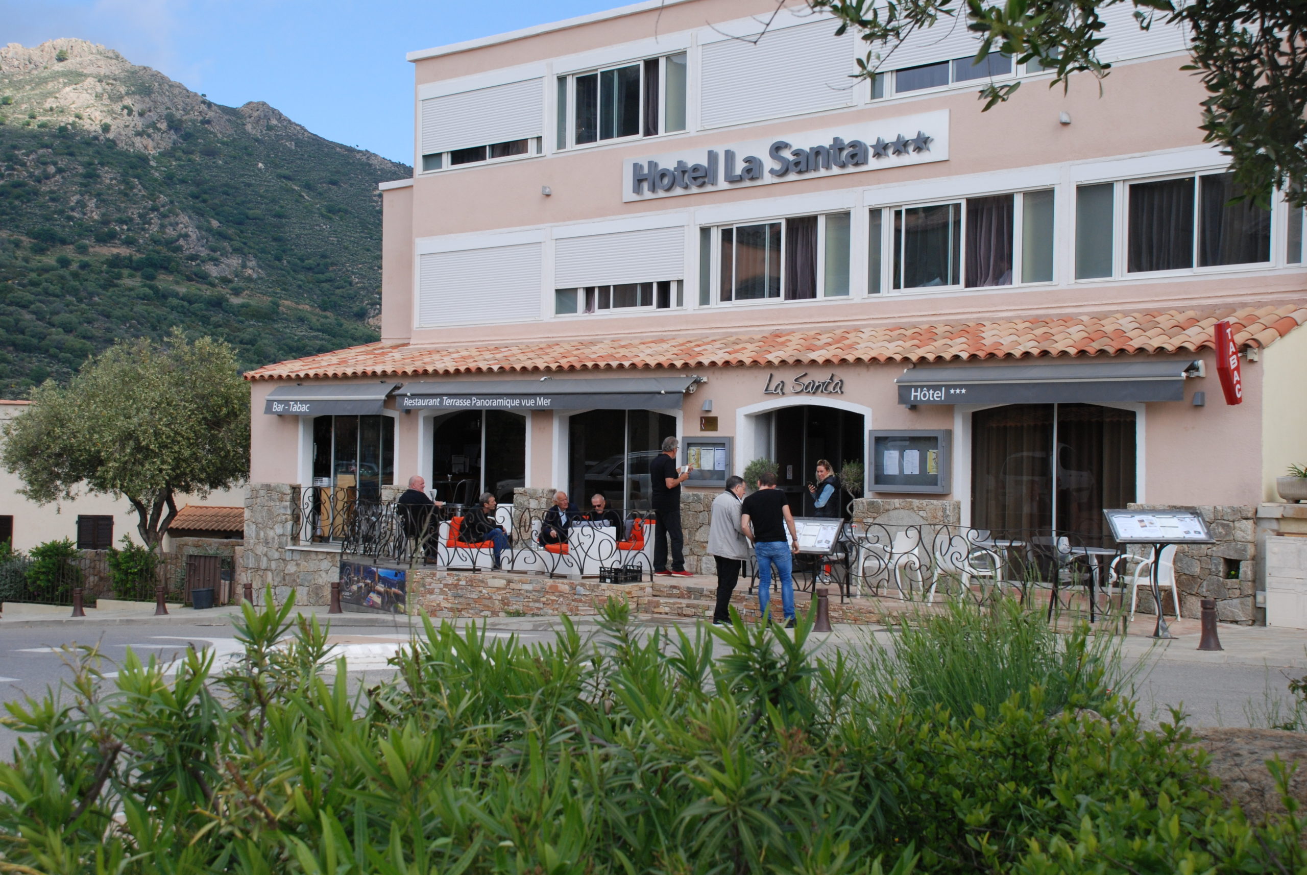 Hôtel Restaurant « La Santa »